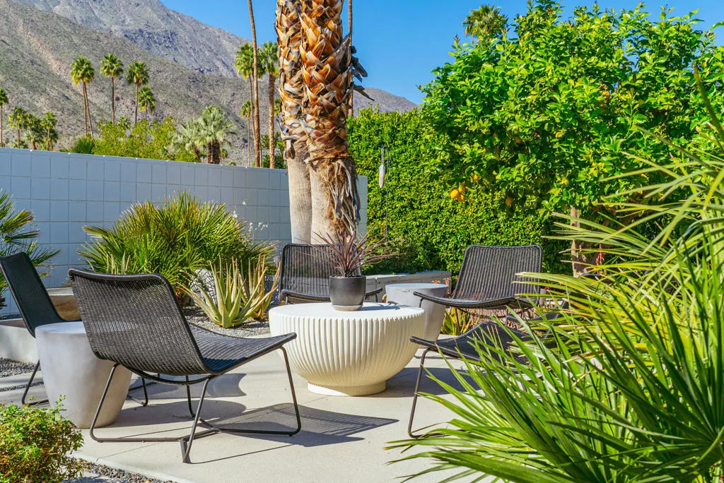 2444 S Calle Palo Fierro, Palm Springs, California 92264 home-pic-11