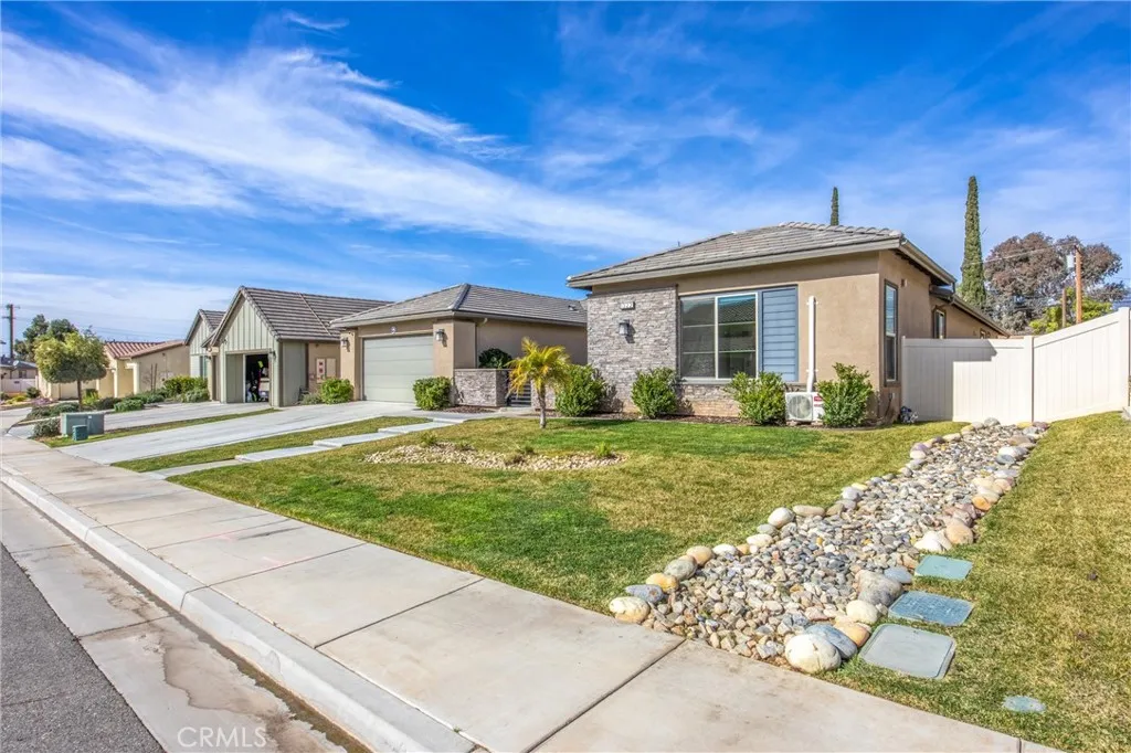 1322 Melstone, Beaumont, California 92223 home-pic-5