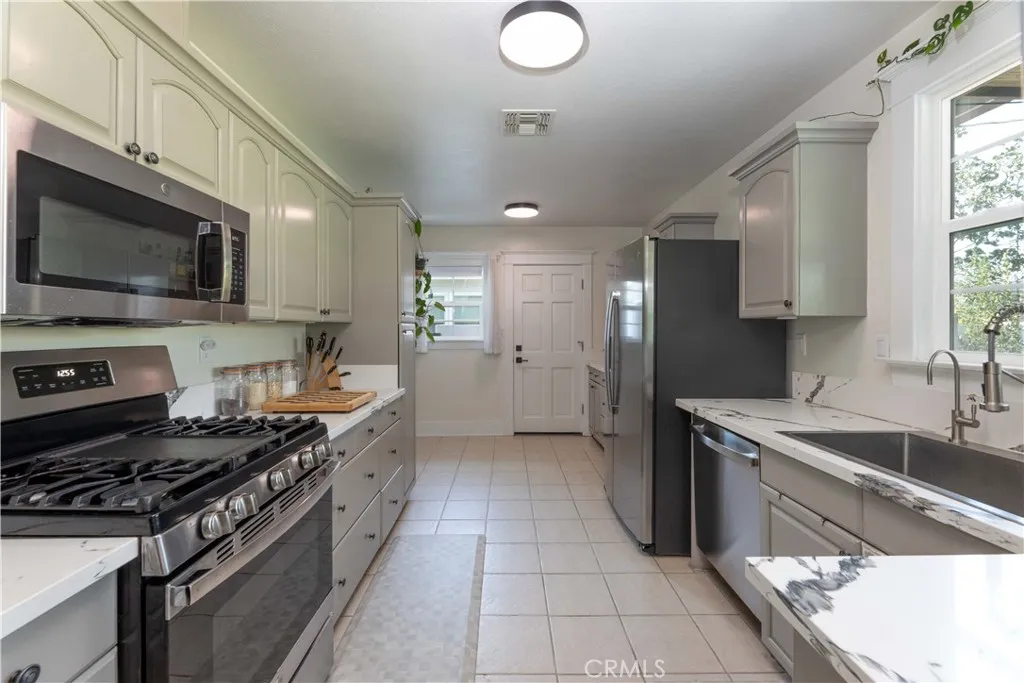 5939 Sandwood Street, Lakewood, California 90713 home-pic-12