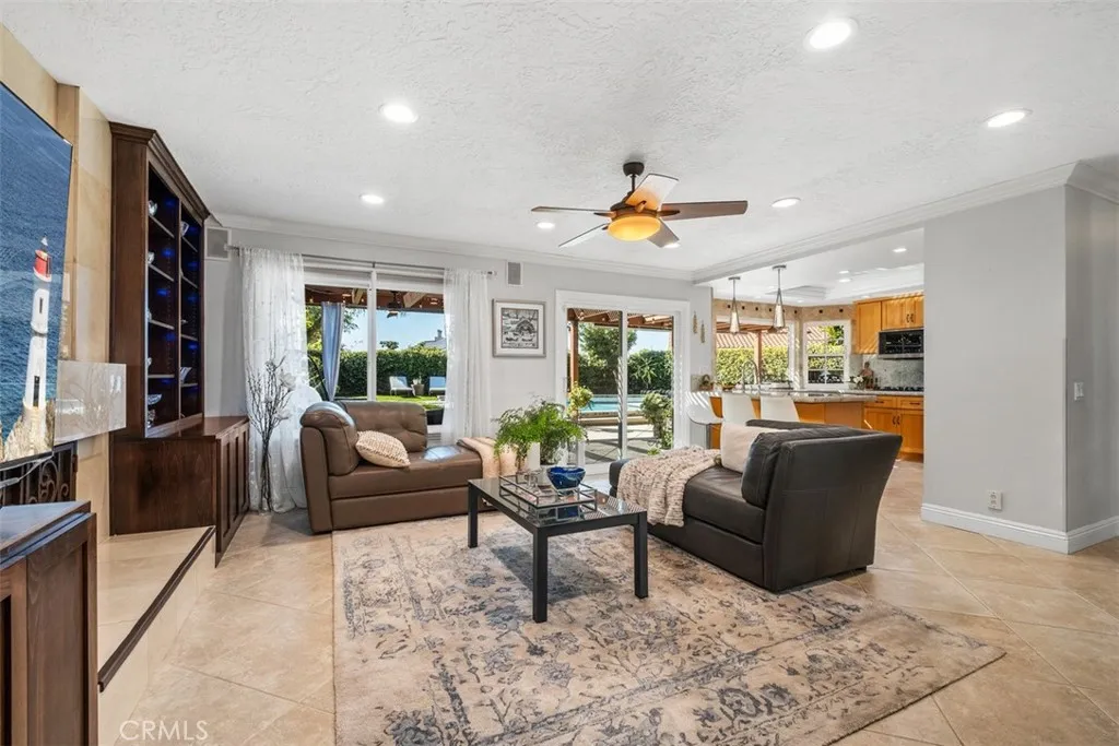 24342 Cardinal, Lake Forest, California 92630 home-pic-25