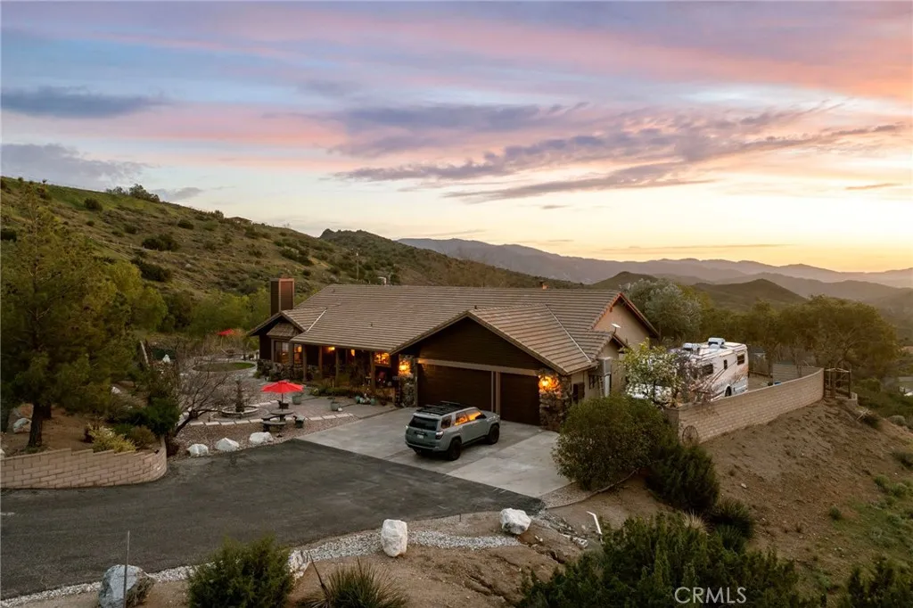 8634 Escondido Canyon, Agua Dulce, California 91390 home-pic-1