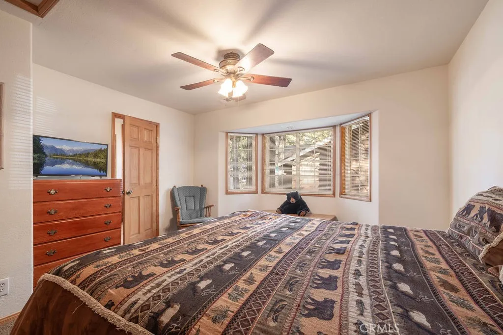 817 E Barker, Big Bear City, California 92314 home-pic-14
