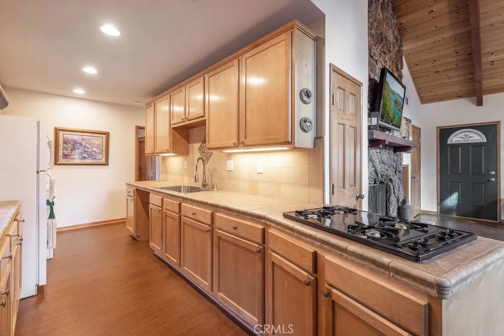 817 E Barker, Big Bear City, California 92314 home-pic-8