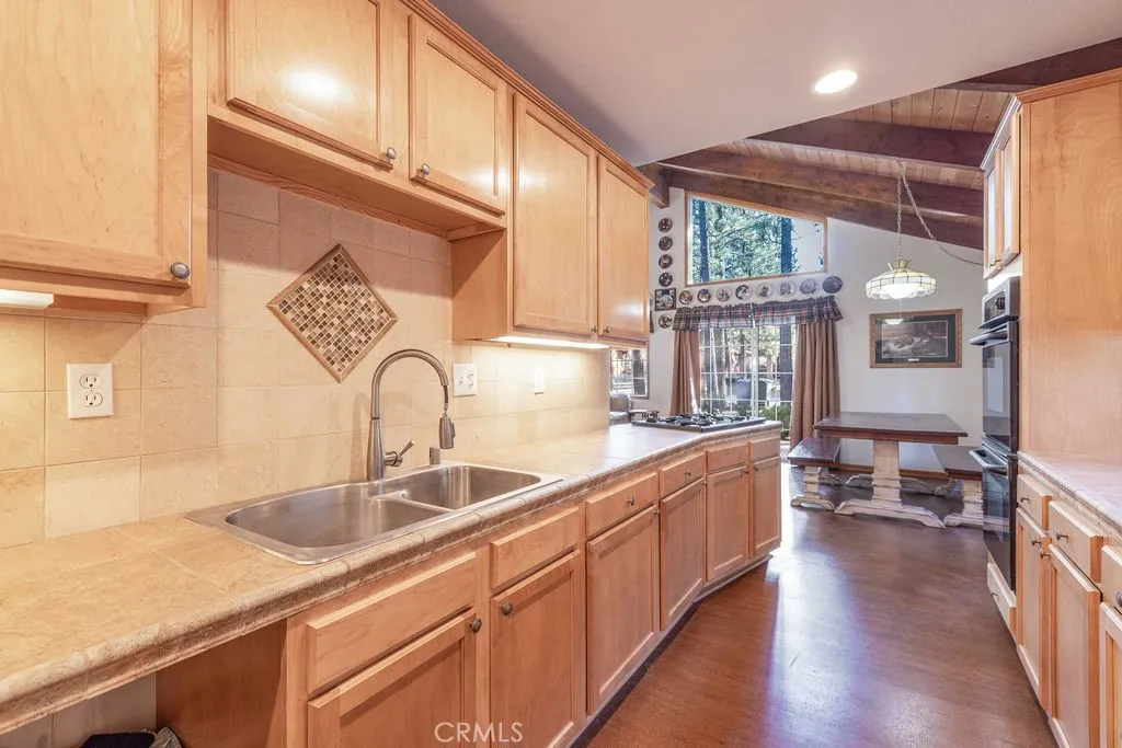 817 E Barker, Big Bear City, California 92314 home-pic-10