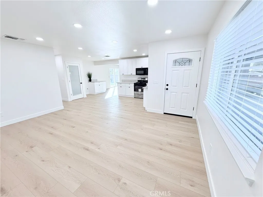 2837 7th, Rialto, California 92376 home-pic-16