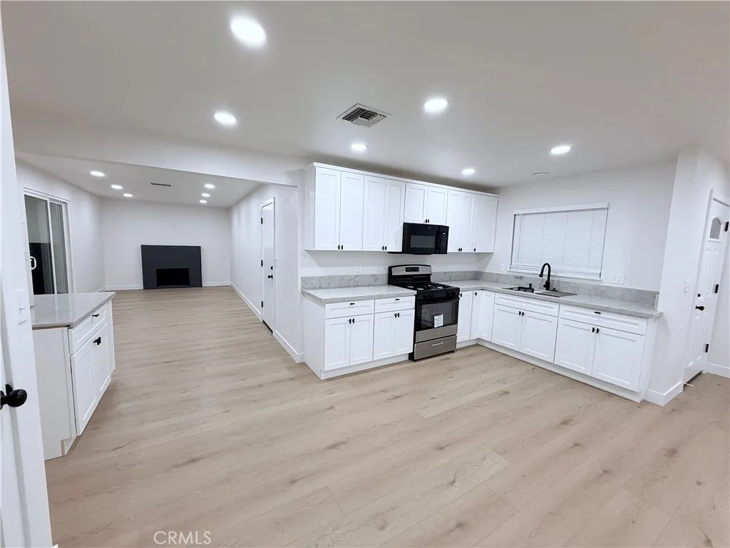 2837 7th, Rialto, California 92376 home-pic-2