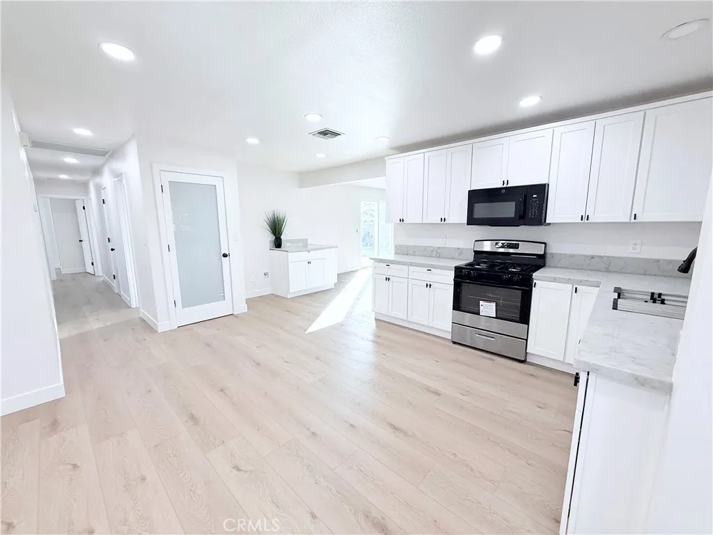 2837 7th, Rialto, California 92376 home-pic-4