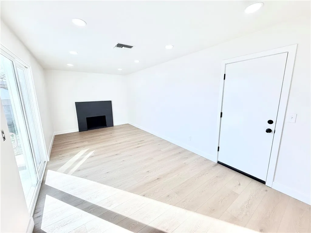 2837 7th, Rialto, California 92376 home-pic-7