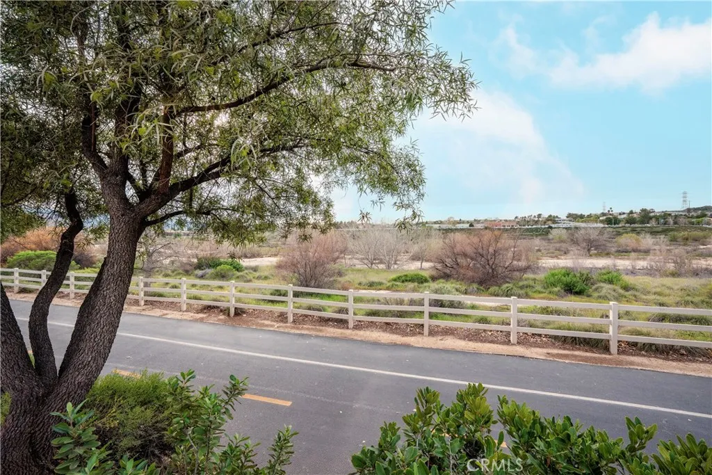 24125 Willowbrooke Court, Valencia, California 91354 home-pic-31