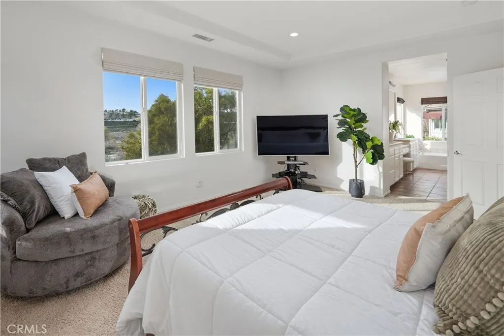 24125 Willowbrooke Court, Valencia, California 91354 home-pic-18