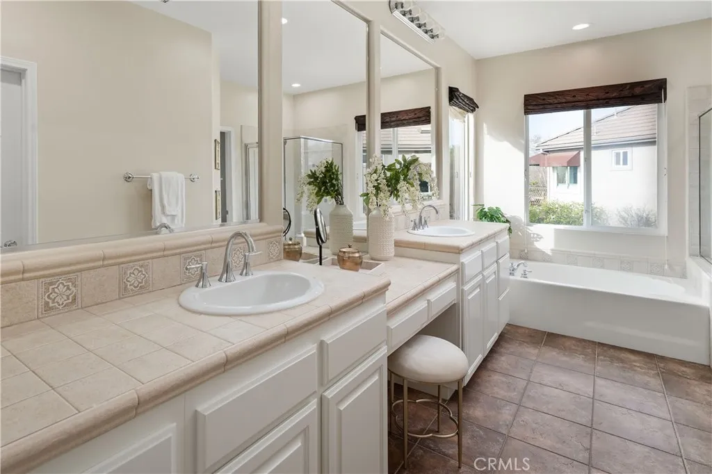 24125 Willowbrooke Court, Valencia, California 91354 home-pic-19