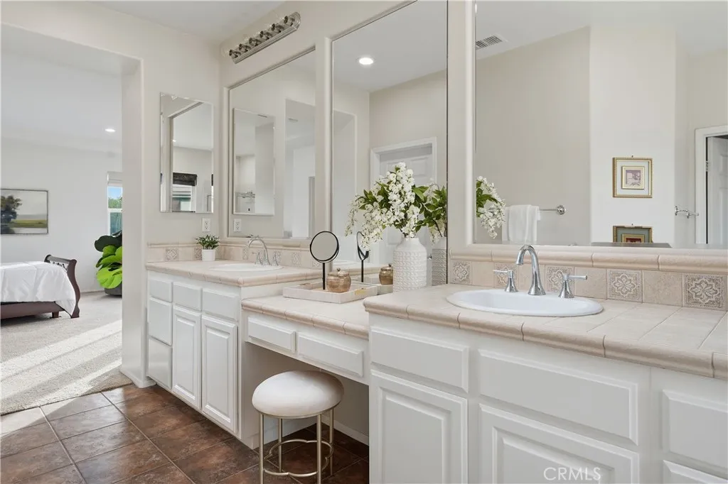 24125 Willowbrooke Court, Valencia, California 91354 home-pic-20