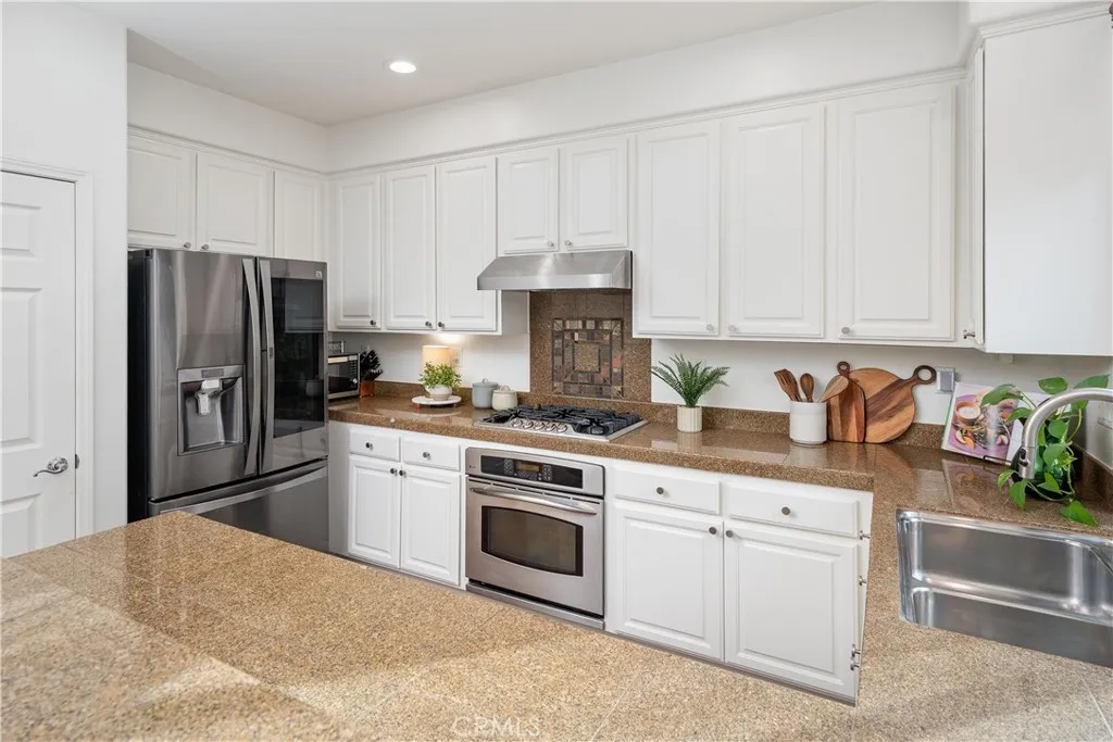 24125 Willowbrooke Court, Valencia, California 91354 home-pic-12