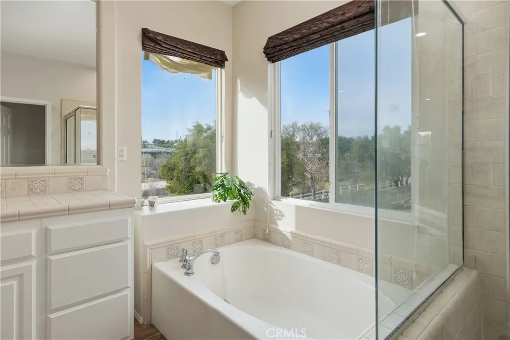 24125 Willowbrooke Court, Valencia, California 91354 home-pic-21