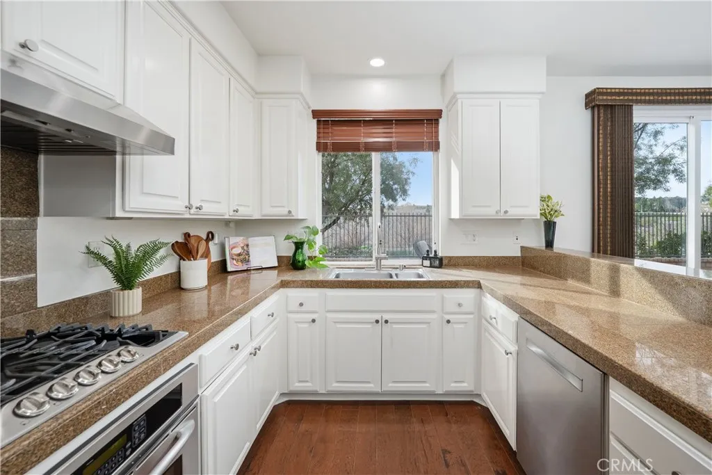 24125 Willowbrooke Court, Valencia, California 91354 home-pic-11
