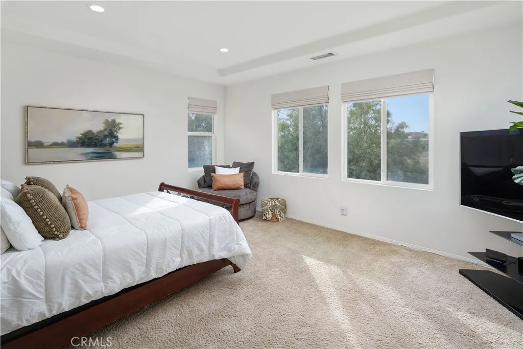 24125 Willowbrooke Court, Valencia, California 91354 home-pic-17