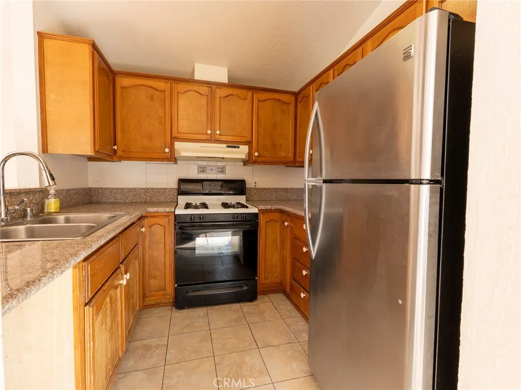 1632 Byron Court, Pomona, California 91768 home-pic-8