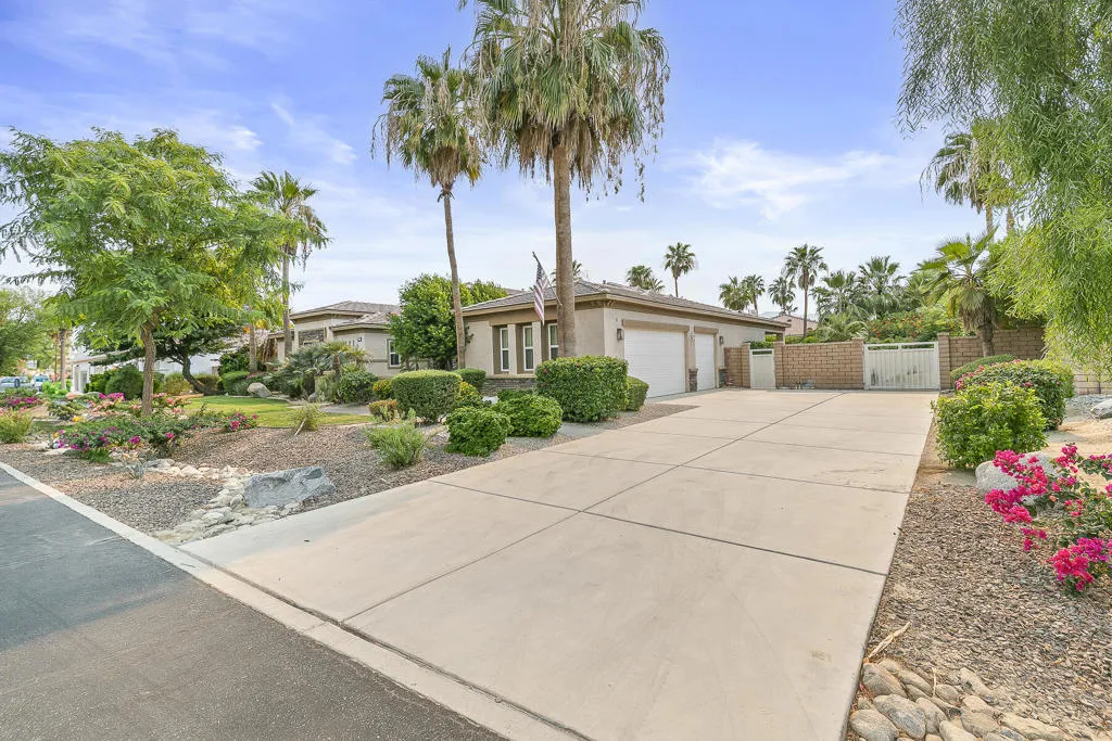 49347 Gila River Street, Indio, California 92201 home-pic-66