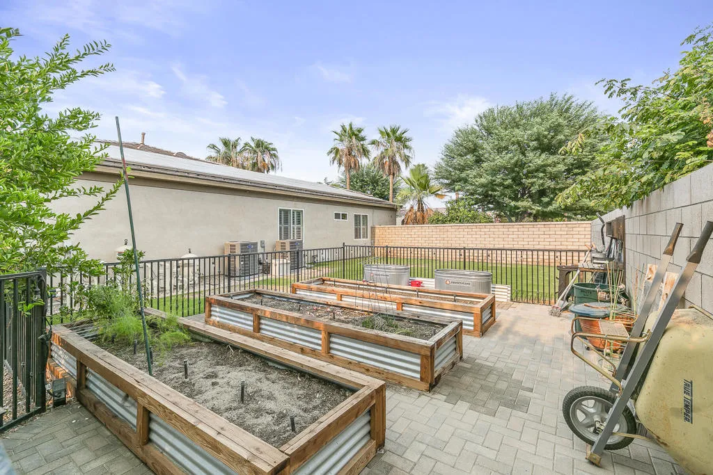 49347 Gila River Street, Indio, California 92201 home-pic-34