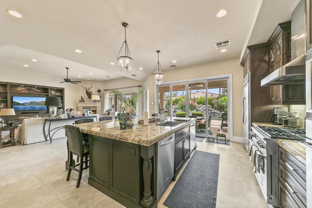 49347 Gila River Street, Indio, California 92201 home-pic-11