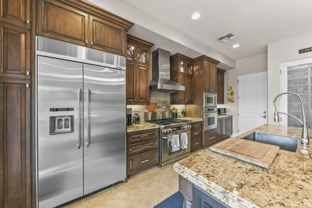 49347 Gila River Street, Indio, California 92201 home-pic-12