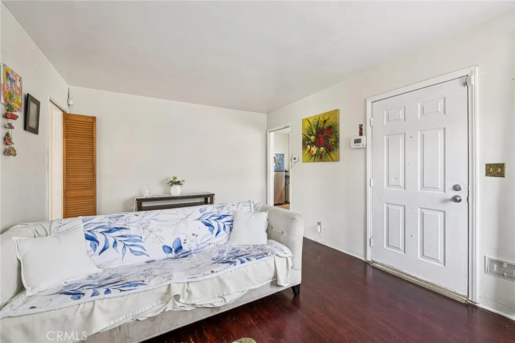 2938 Oakwood, Lynwood, California 90262 home-pic-7