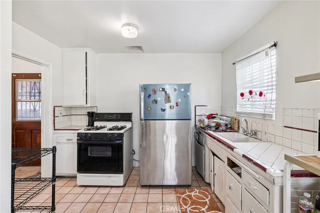 2938 Oakwood, Lynwood, California 90262 home-pic-10