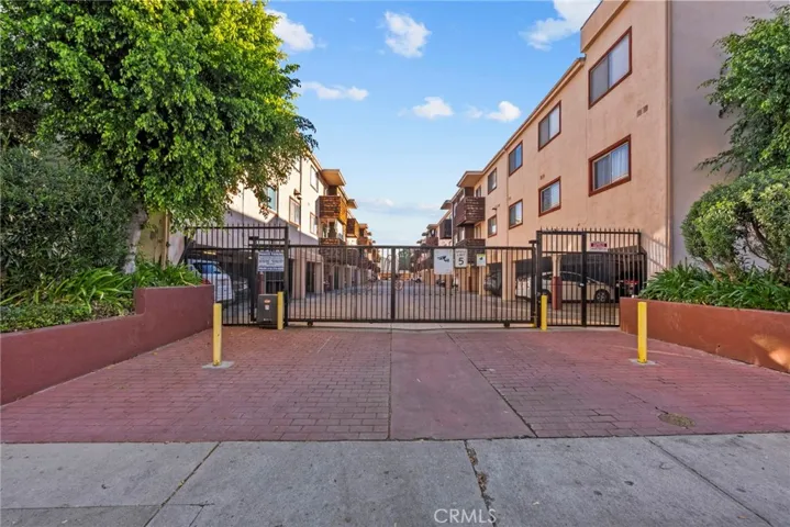 5400 Newcastle 12, Encino, California 91316