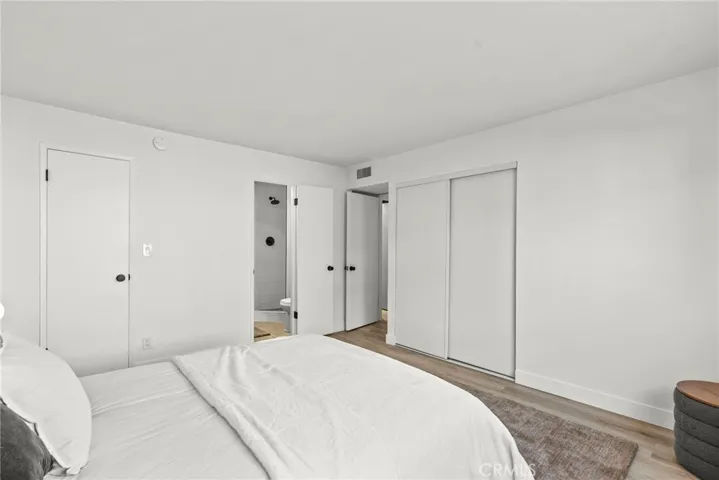 5400 Newcastle 12, Encino, California 91316