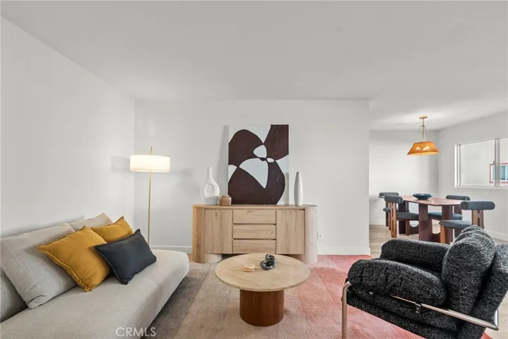 5400 Newcastle 12, Encino, California 91316