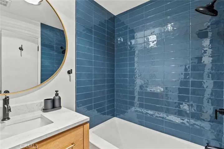 5400 Newcastle 12, Encino, California 91316