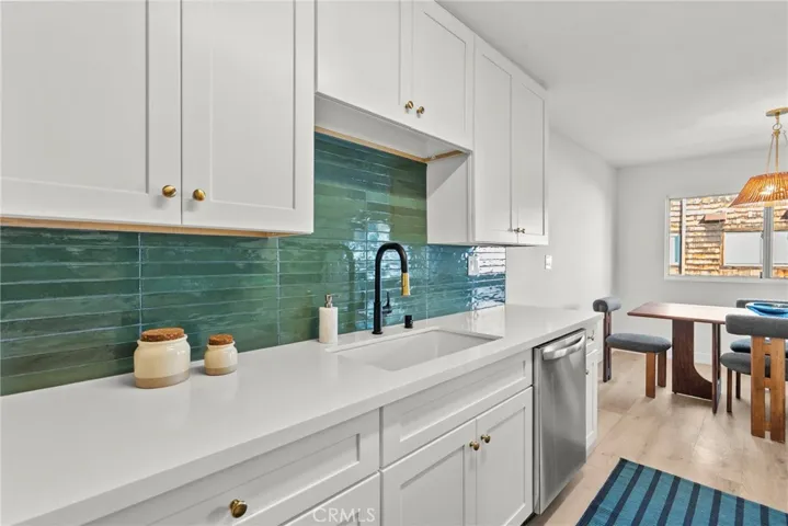 5400 Newcastle 12, Encino, California 91316