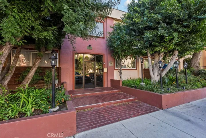 5400 Newcastle 12, Encino, California 91316