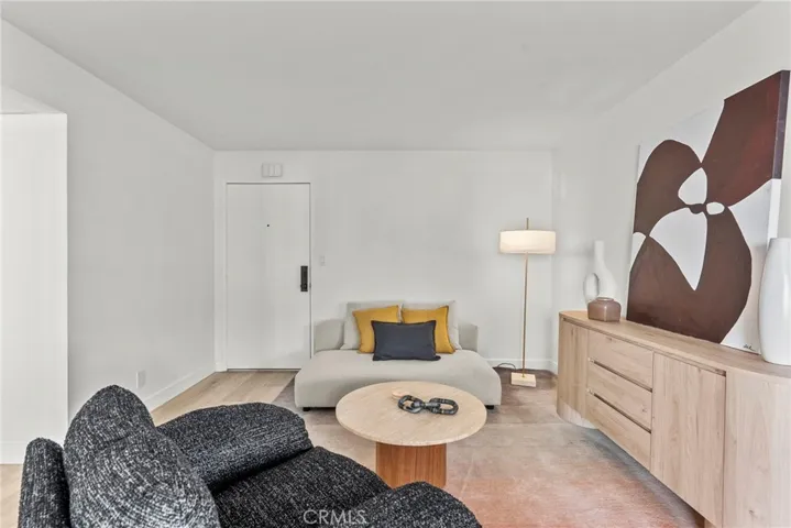5400 Newcastle 12, Encino, California 91316