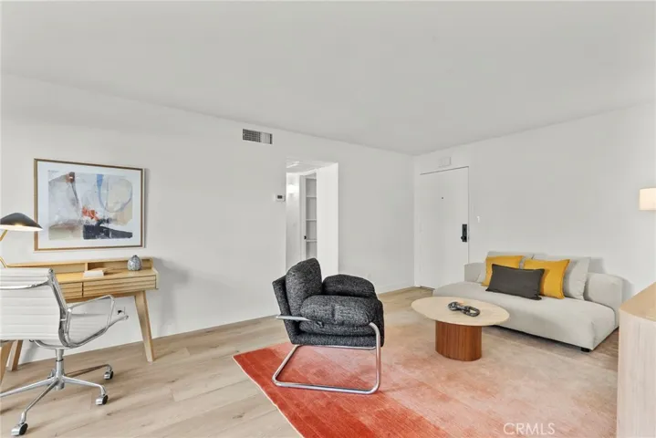 5400 Newcastle 12, Encino, California 91316