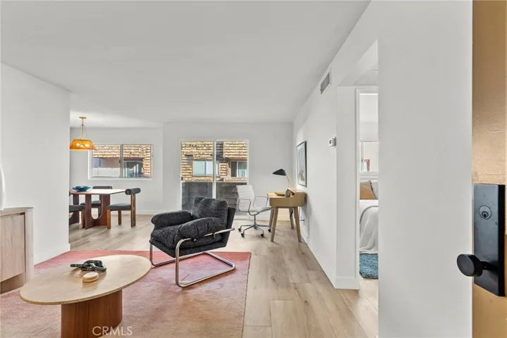 5400 Newcastle 12, Encino, California 91316