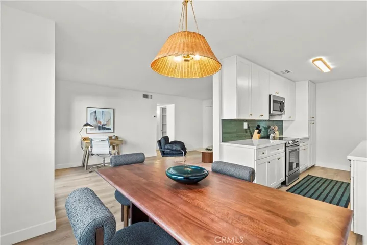5400 Newcastle 12, Encino, California 91316