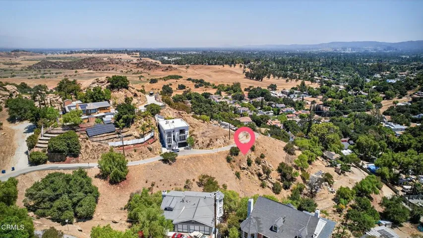 29-web-or-mls-UpmarketMedia_8554H-26-pin