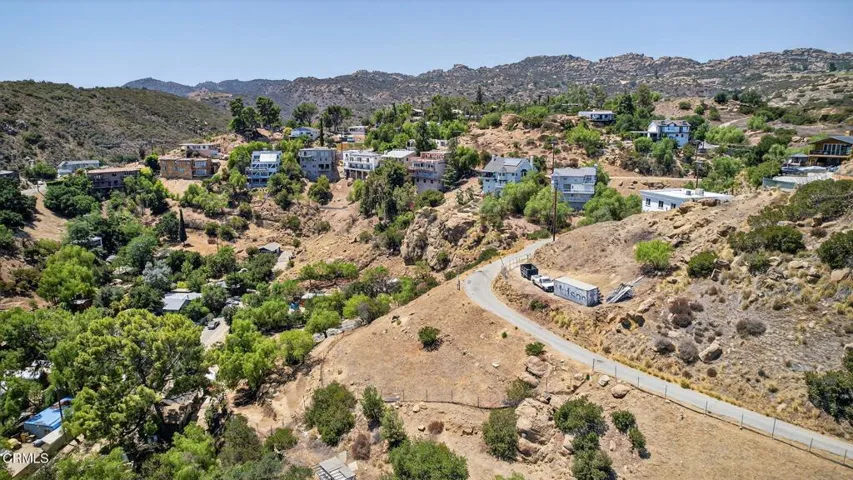 12-web-or-mls-004_UpmarketMedia_8554H-18