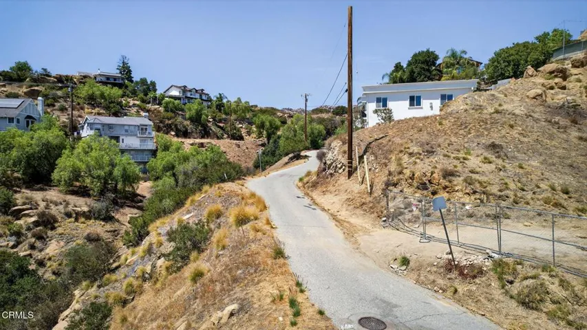 21-web-or-mls-013_UpmarketMedia_8554H-37