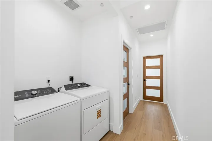 6556 Balboa Boulevard, Lake Balboa, California 91406