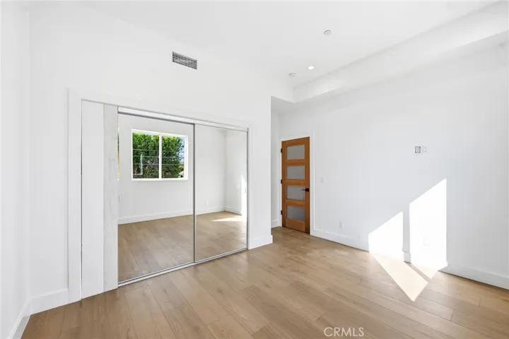 6556 Balboa Boulevard, Lake Balboa, California 91406