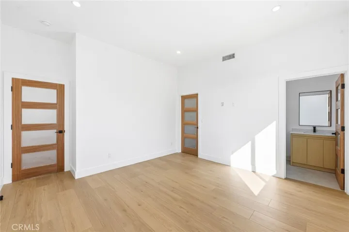 6556 Balboa Boulevard, Lake Balboa, California 91406