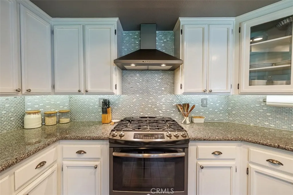 23717 Ballestros Road, Murrieta, California 92562 home-pic-13