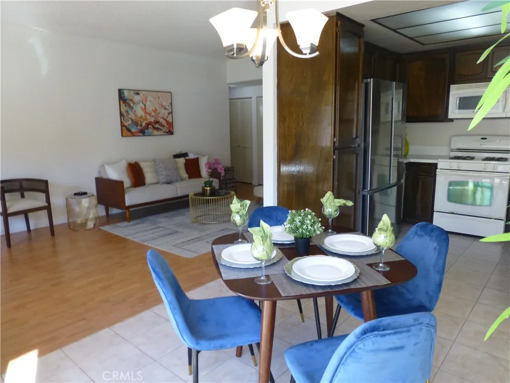 17914 Magnolia Boulevard 127, Encino, California 91316 home-pic-8