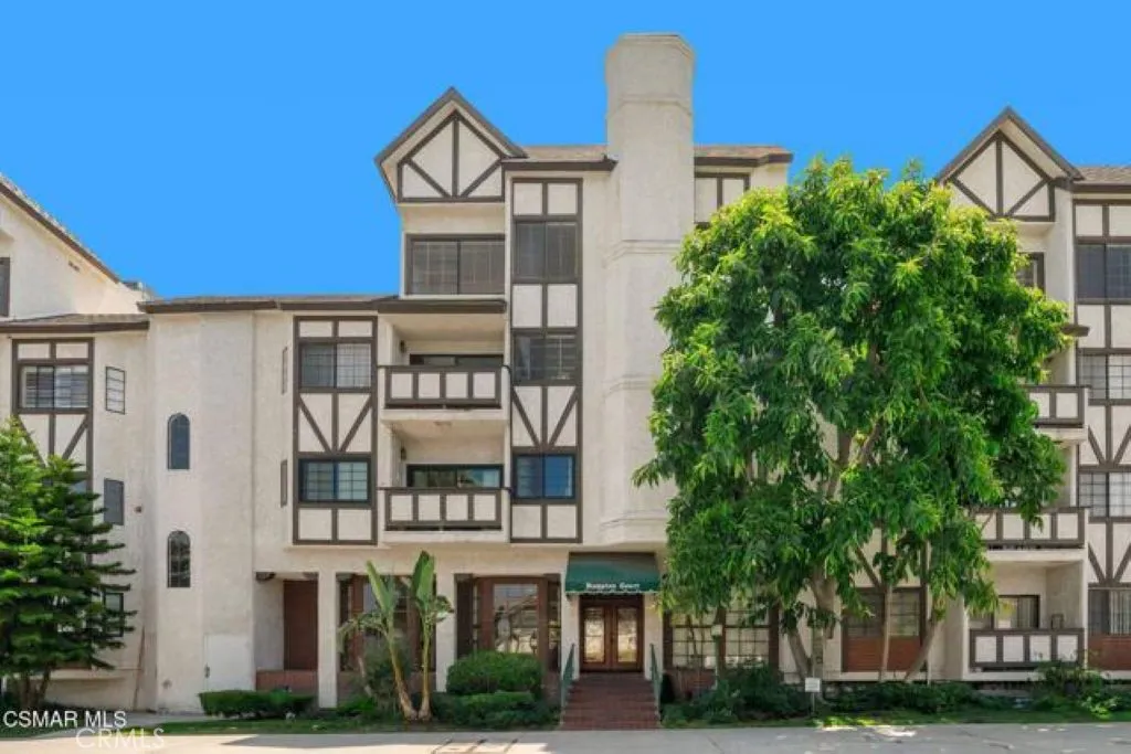 17914 Magnolia Boulevard 127, Encino, California 91316 home-pic-1