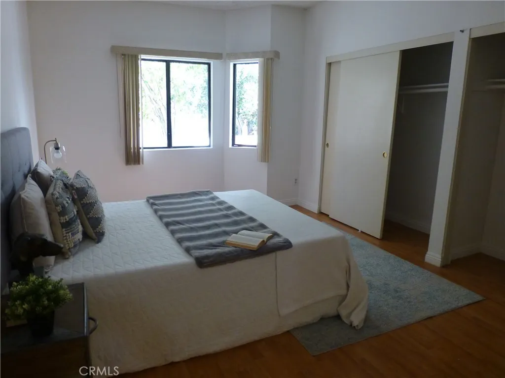 17914 Magnolia Boulevard 127, Encino, California 91316 home-pic-20