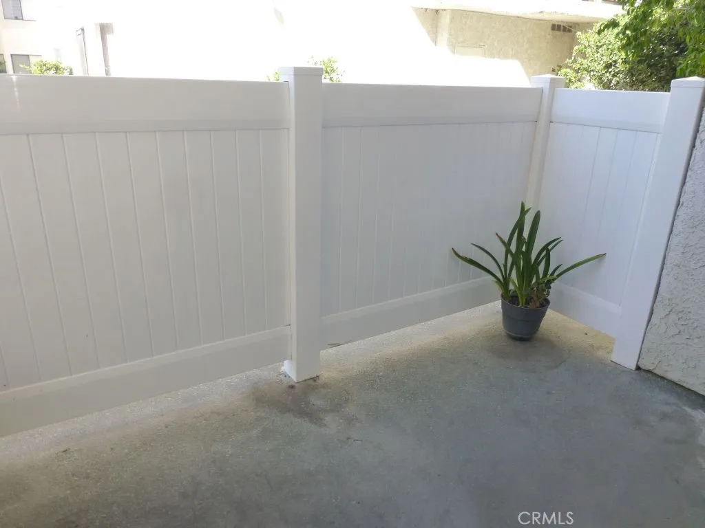 17914 Magnolia Boulevard 127, Encino, California 91316 home-pic-24