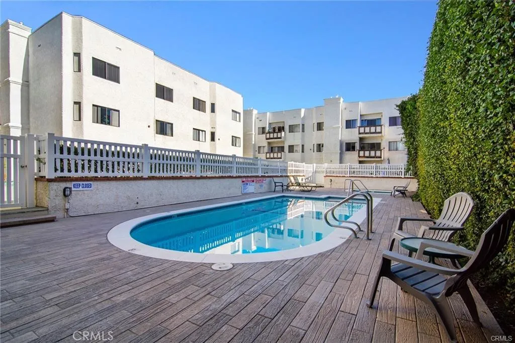 17914 Magnolia Boulevard 127, Encino, California 91316 home-pic-29