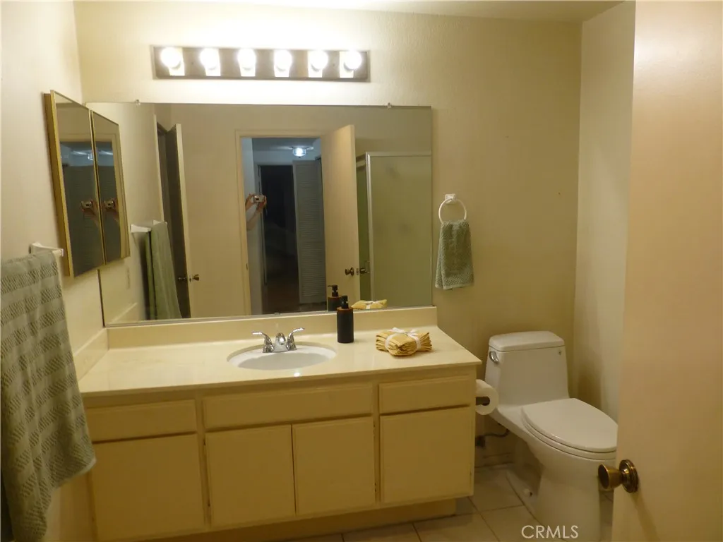 17914 Magnolia Boulevard 127, Encino, California 91316 home-pic-22